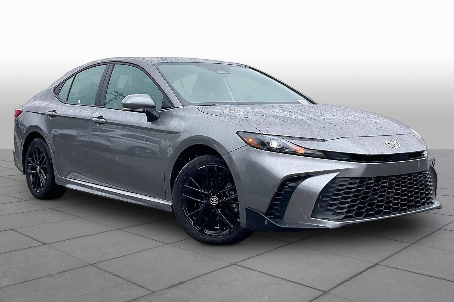 Used 2025 Toyota Camry SE w/ Convenience Package AWD/4WD image 3