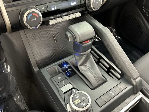 Used 2025 Toyota Tacoma TRD Off-Road AWD/4WD image 16