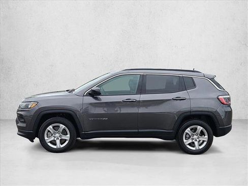 Used 2024 Jeep Compass Latitude AWD/4WD image 9