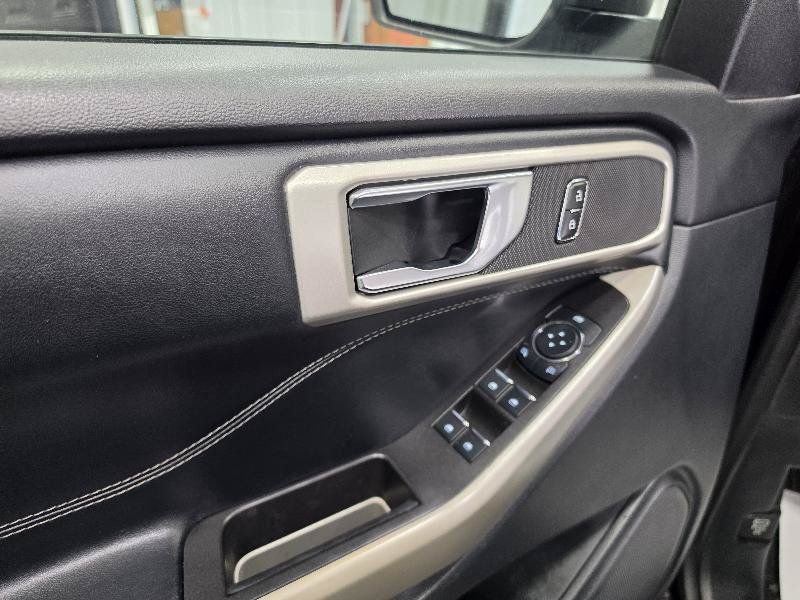 Used 2020 Ford Explorer XLT w/ Equipment Group 202A AWD/4WD image 10