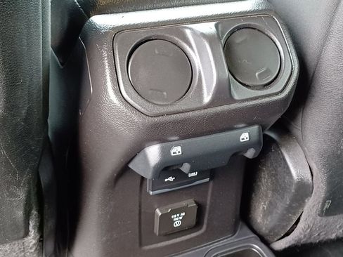 Used 2020 Jeep Wrangler Unlimited Rubicon w/ Dual Top Group AWD/4WD image 32