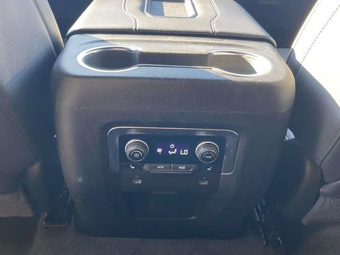 Used 2024 Chevrolet Tahoe Premier AWD/4WD image 11