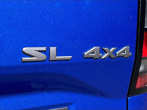 Used 2024 Nissan Frontier SL w/ Technology Package image 21