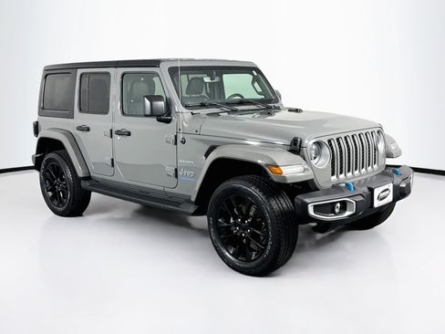 Used 2023 Jeep Wrangler Unlimited Sahara w/ Dual Top Group AWD/4WD image 2