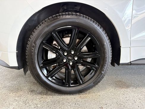Used 2021 Ford Edge ST-Line AWD/4WD image 25