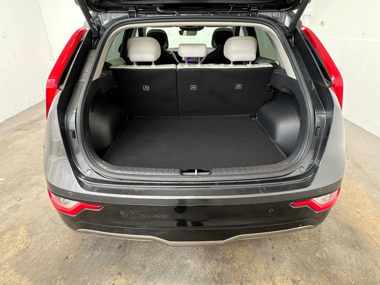 Used 2023 Kia Niro Wind FWD image 26