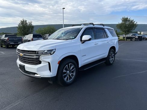 Used 2021 Chevrolet Tahoe LT w/ LT Signature Package AWD/4WD image 3