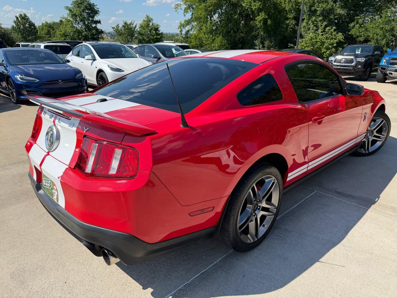 Used 2010 Ford Mustang Shelby GT500 RWD image 4