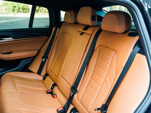 Used 2022 BMW X4 M40i w/ Premium Package image 17