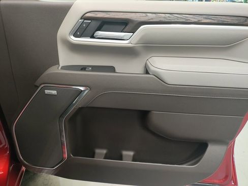 New 2026 GMC Sierra 2500 SLT w/ SLT Premium Package image 9