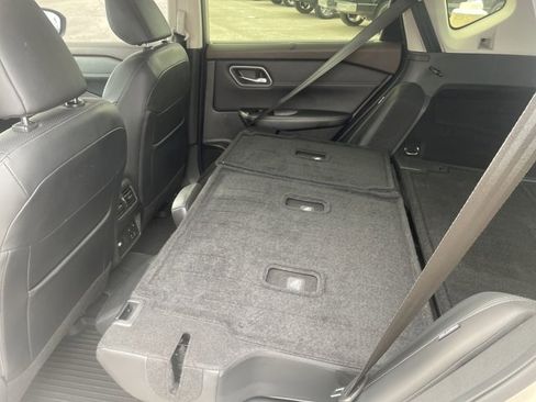 Used 2023 Nissan Rogue Platinum w/ Platinum Premium Package image 61