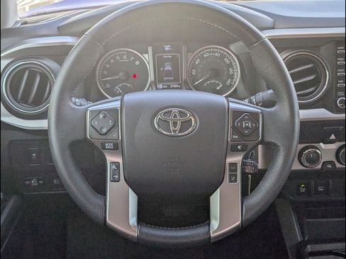 Used 2022 Toyota Tacoma SR5 w/ Technology Package AWD/4WD image 12