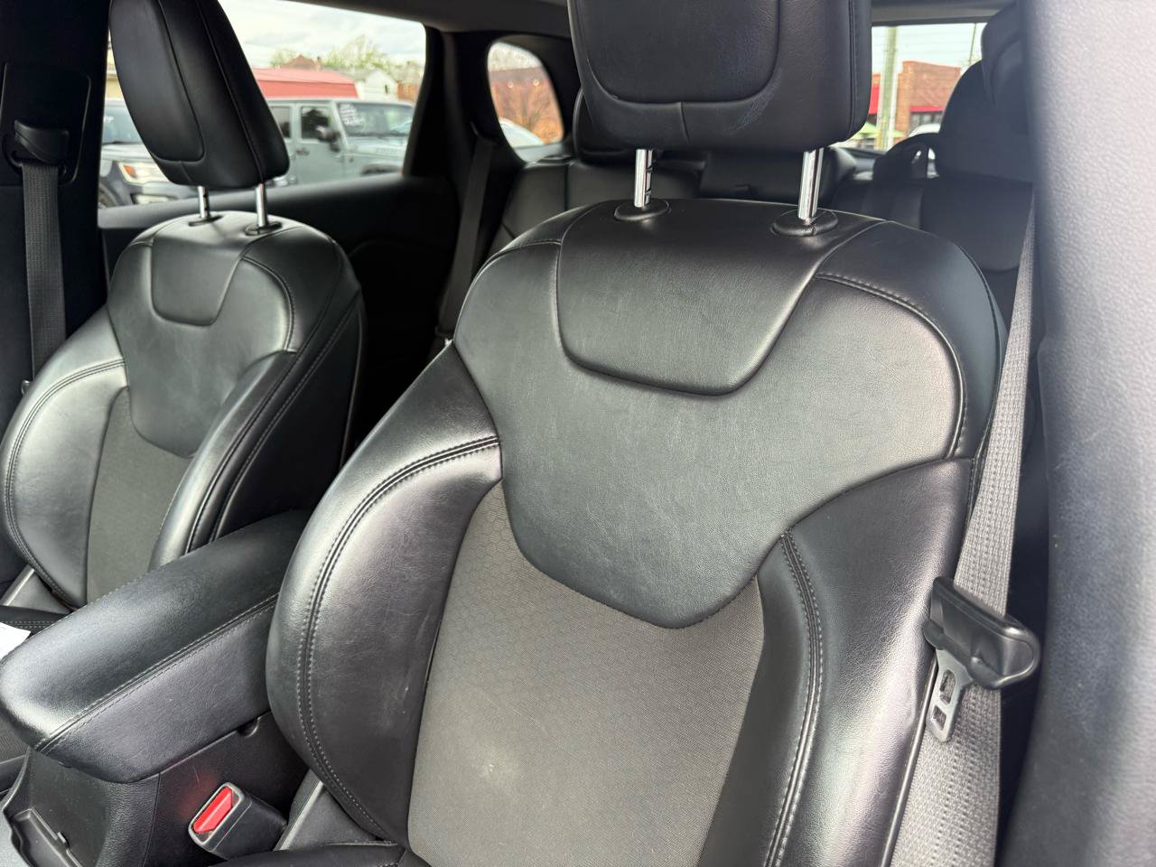 Used 2020 Jeep Cherokee Latitude Plus AWD/4WD image 20