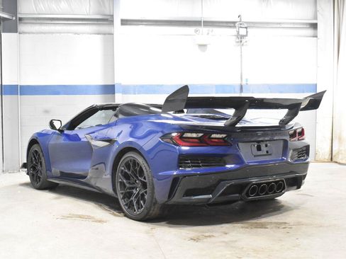 Used 2025 Chevrolet Corvette ZR1 w/ ZR1 Carbon Fiber Aero Package RWD image 25