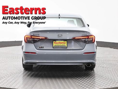 Used 2025 Honda Civic Sport image 6