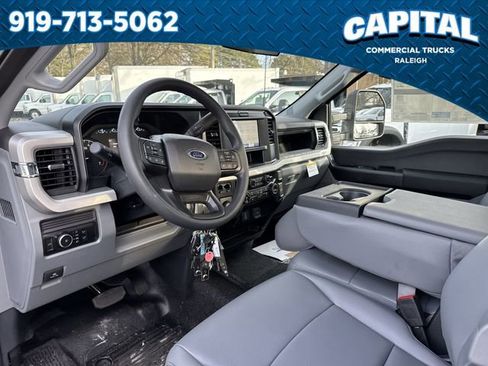 New 2026 Ford F250 XL w/ XL Chrome Package image 19