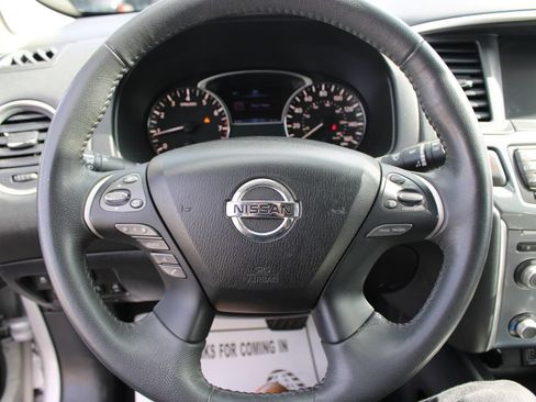 Used 2018 Nissan Pathfinder SL w/ SL Premium Package FWD image 29