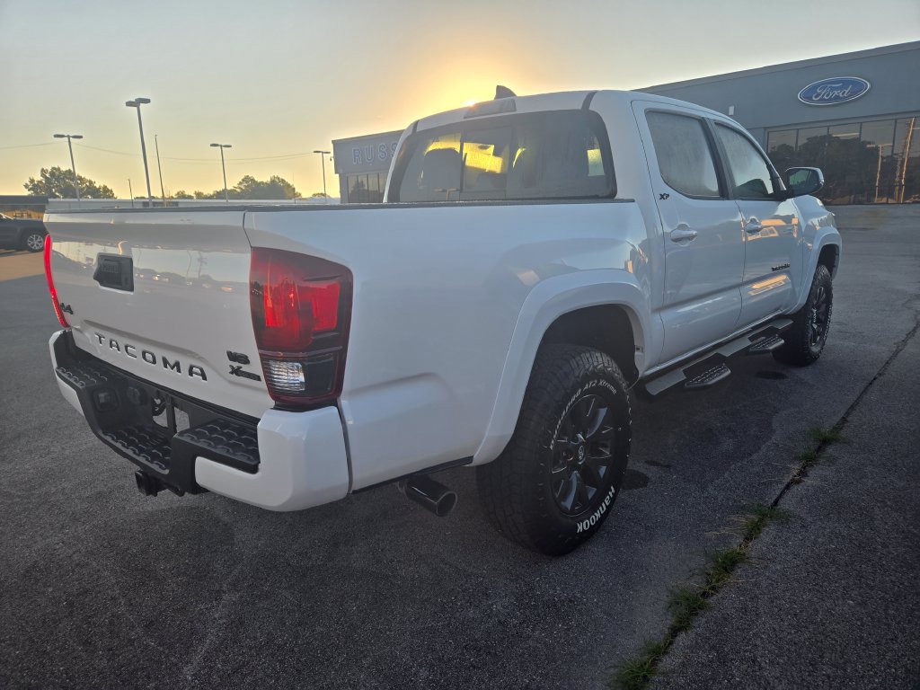 Used 2023 Toyota Tacoma SR5 w/ Technology Package AWD/4WD image 4