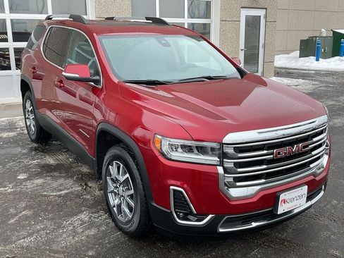 Used 2023 GMC Acadia SLT w/ Preferred Package image 3