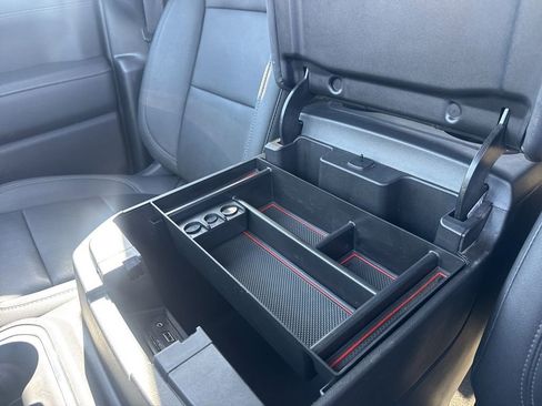 Used 2023 GMC Sierra 2500 SLT w/ SLT Premium Package image 31