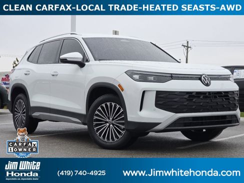 Used 2025 Volkswagen Tiguan S image 1