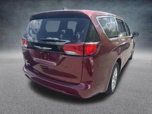 Used 2023 Chrysler Voyager LX FWD image 10