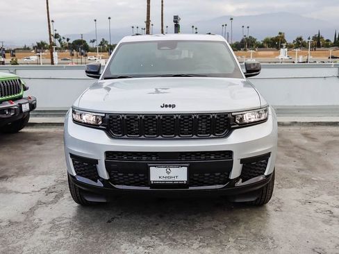 New 2025 Jeep Grand Cherokee L Altitude image 3