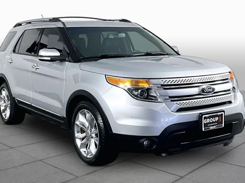 Used 2014 Ford Explorer Limited w/ Equipment Group 301A FWD image 3