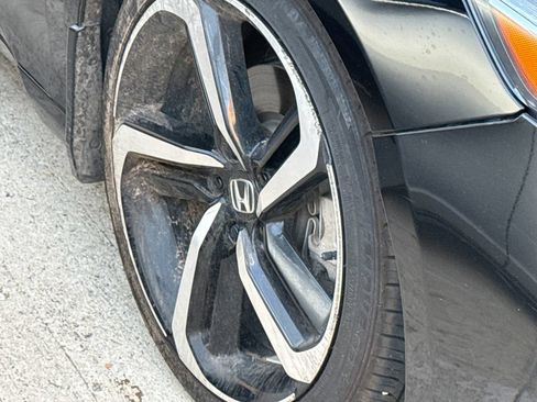 Used 2018 Honda Accord Sport image 5