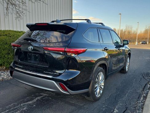 Used 2023 Toyota Highlander Platinum image 7