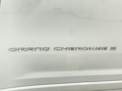 Used 2021 Jeep Grand Cherokee L Overland w/ Advanced Protech Group III image 44