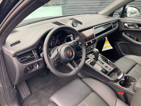 Used 2026 Porsche Macan AWD/4WD image 4