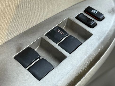 Used 2010 Toyota Corolla image 23