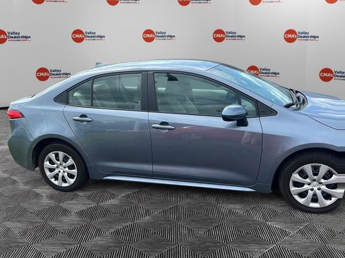 Used 2025 Toyota Corolla LE FWD image 5