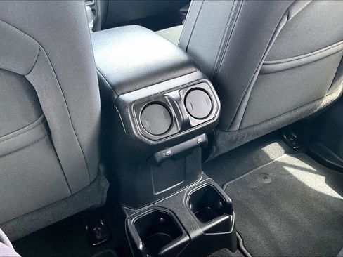 Used 2018 Jeep Wrangler Unlimited Sport S AWD/4WD image 14