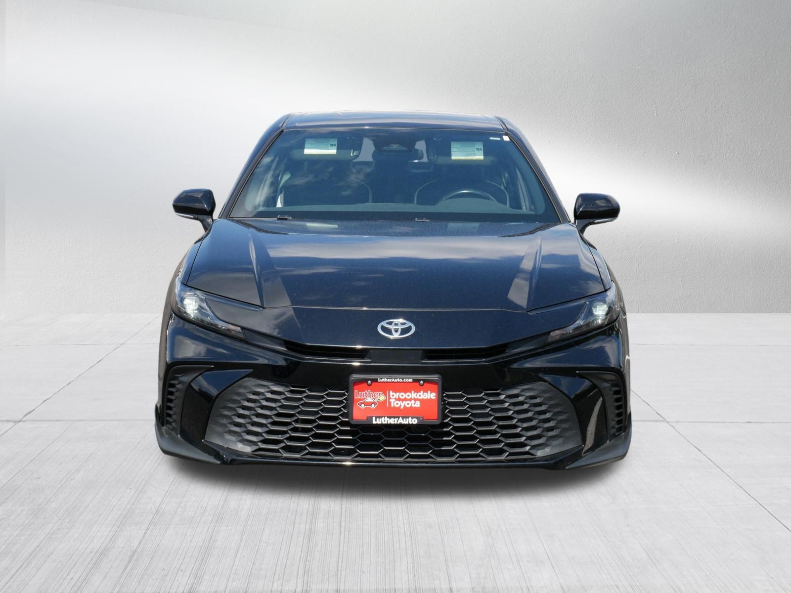 Certified 2025 Toyota Camry SE FWD image 2