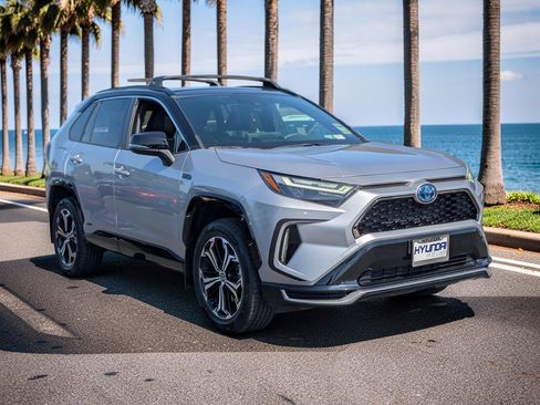 Used 2024 Toyota RAV4 XSE w/ Weather Package AWD/4WD image 4