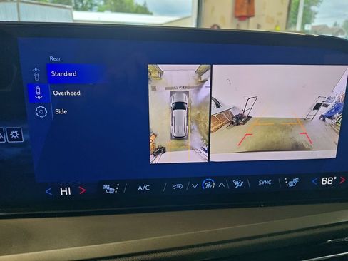 Used 2024 Chevrolet Traverse LS FWD image 20