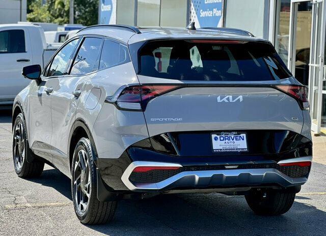 Used 2025 Kia Sportage SX AWD/4WD image 3