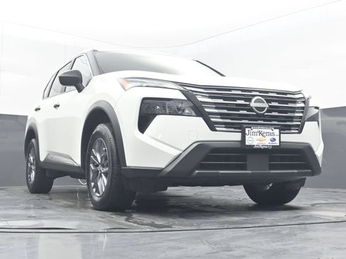 Used 2024 Nissan Rogue S AWD/4WD image 23
