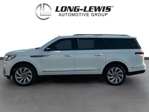 Certified 2024 Lincoln Navigator L Reserve AWD/4WD image 2