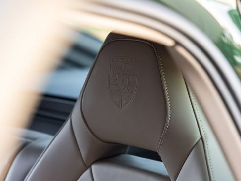 Certified 2025 Porsche Panamera 4 E-Hybrid AWD/4WD image 35