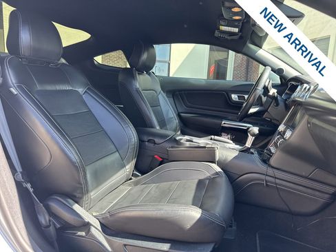 Used 2021 Ford Mustang GT Premium w/ GT Performance Package RWD image 9