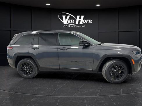 New 2026 Jeep Grand Cherokee Altitude AWD/4WD image 2