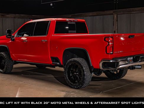 Used 2024 Chevrolet Silverado 2500 LTZ w/ LTZ Convenience Package AWD/4WD image 6
