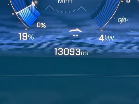 Certified 2024 Chevrolet Blazer EV RS image 37