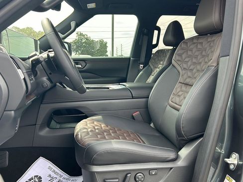 New 2025 Nissan Armada Platinum Reserve image 14