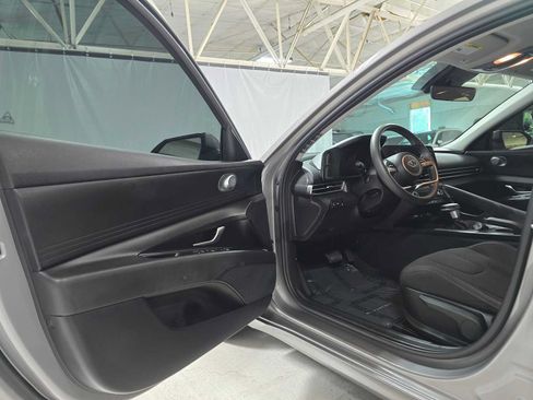 Used 2023 Hyundai Elantra SEL FWD image 19