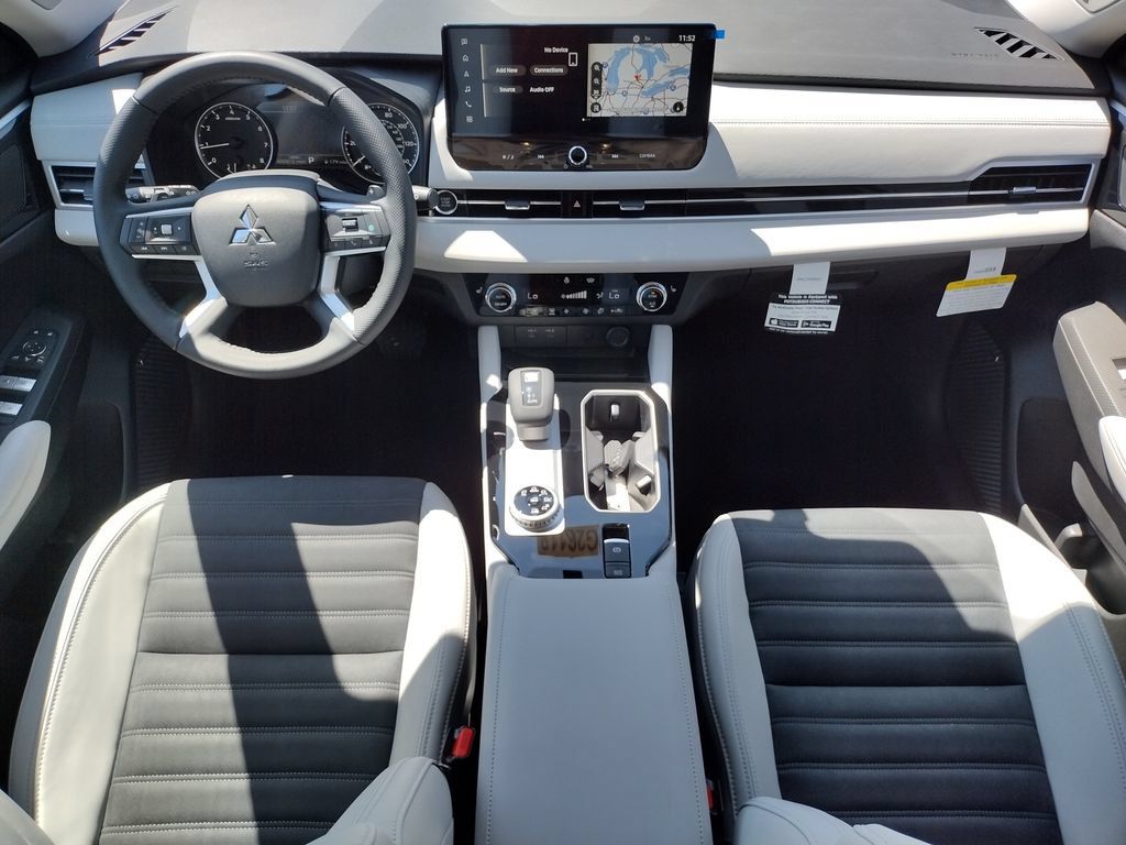 New 2026 Mitsubishi Outlander SE AWD/4WD image 2