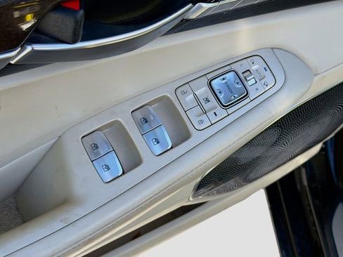Used 2017 Genesis G90 5.0 Ultimate RWD image 17